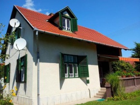 Mackó nyaraló, Balatonfenyves